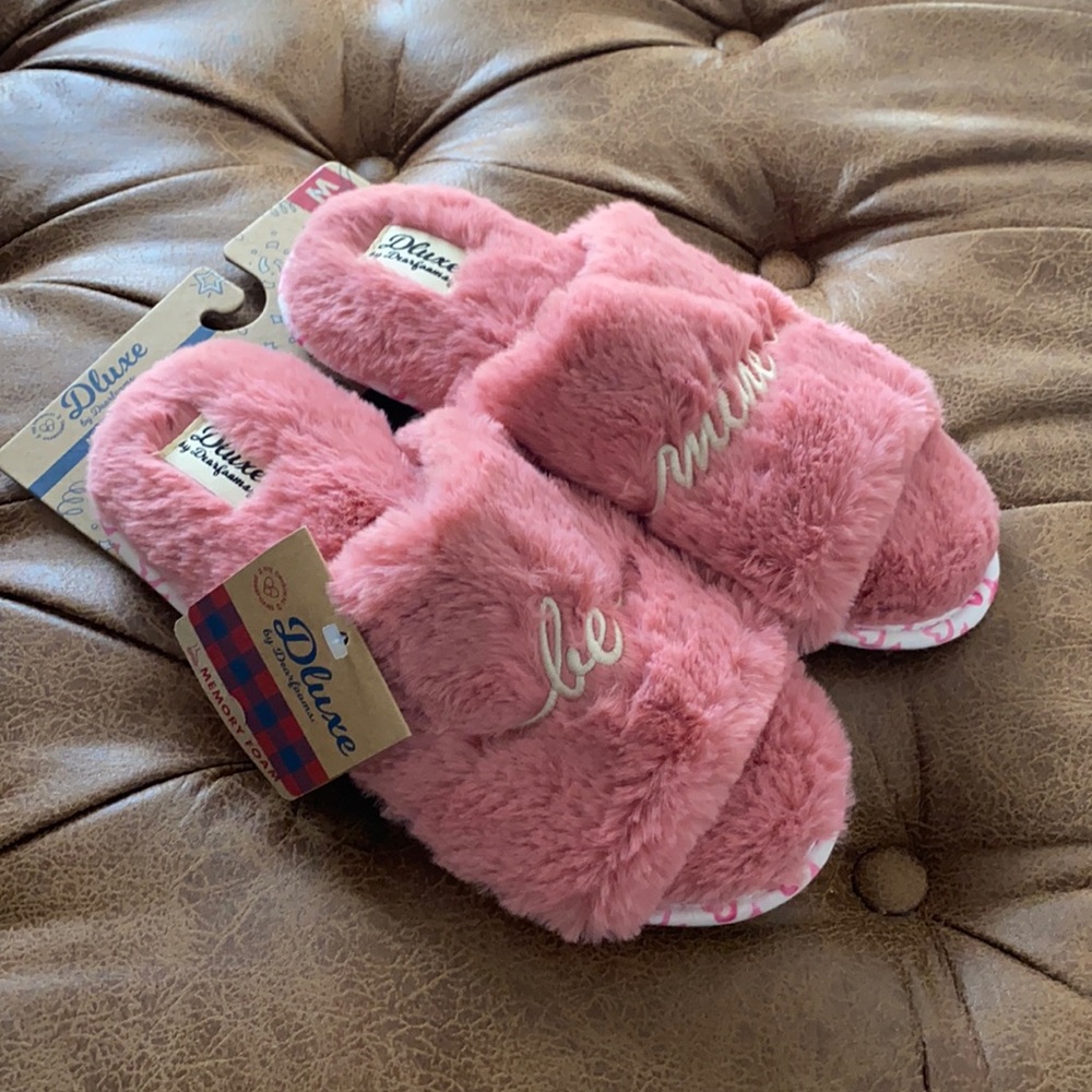 ✨New✨ Deluxe Slippers